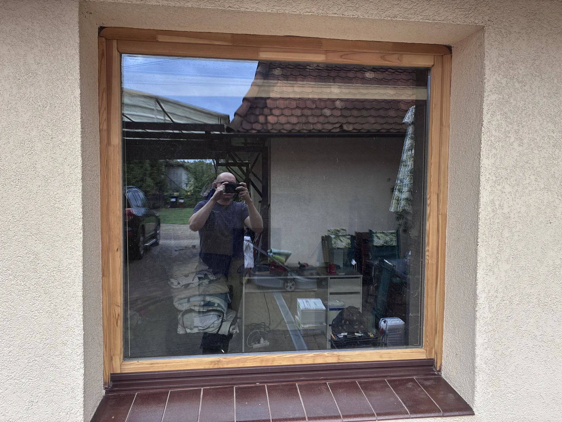 Drzwi wejściowe — stan przed czyszczeniem