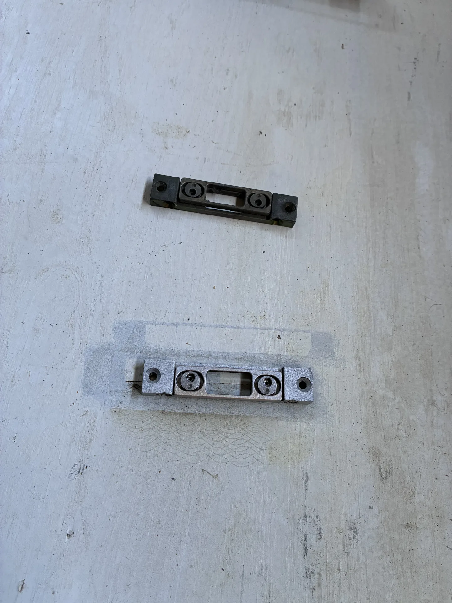 Drewno drzwi po usunięciu farby laserem