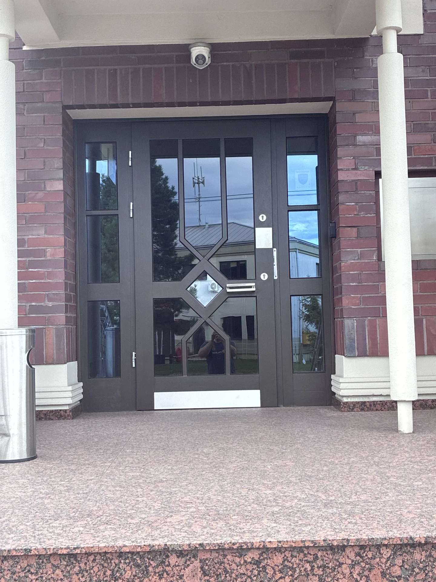 Detal wykończenia drzwi po renowacji