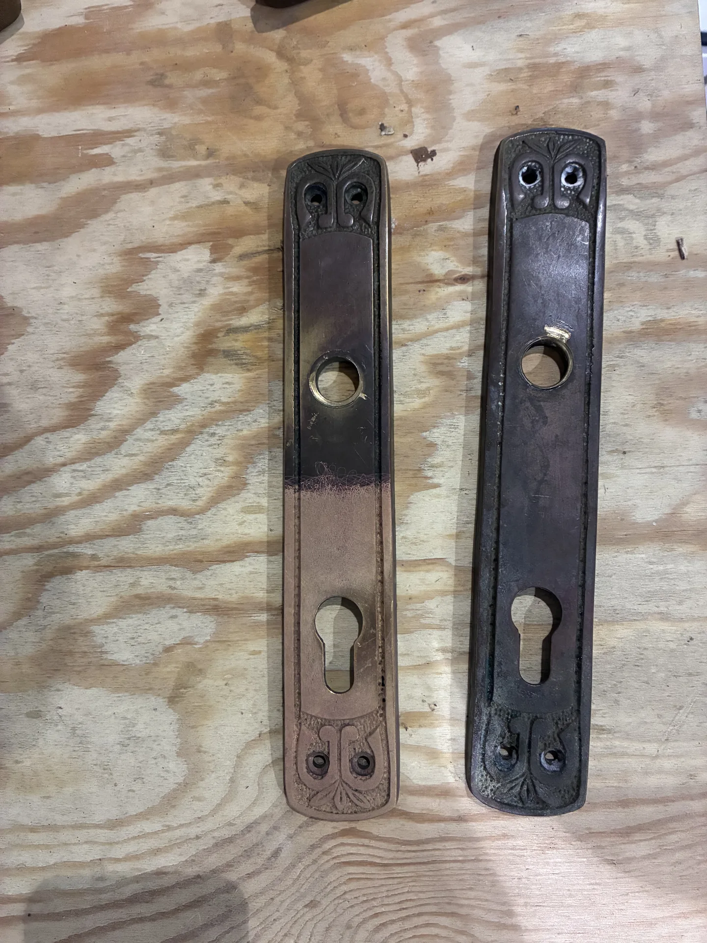 Drzwi wejściowe przeszklone zamontowane