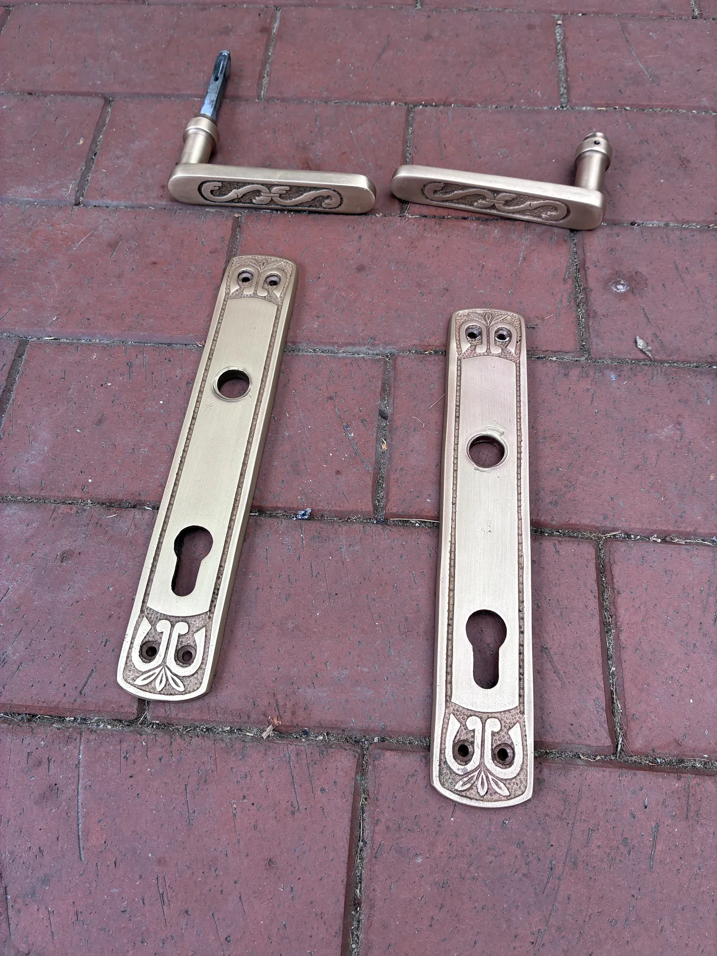 Drzwi wejściowe przeszklone — efekt końcowy