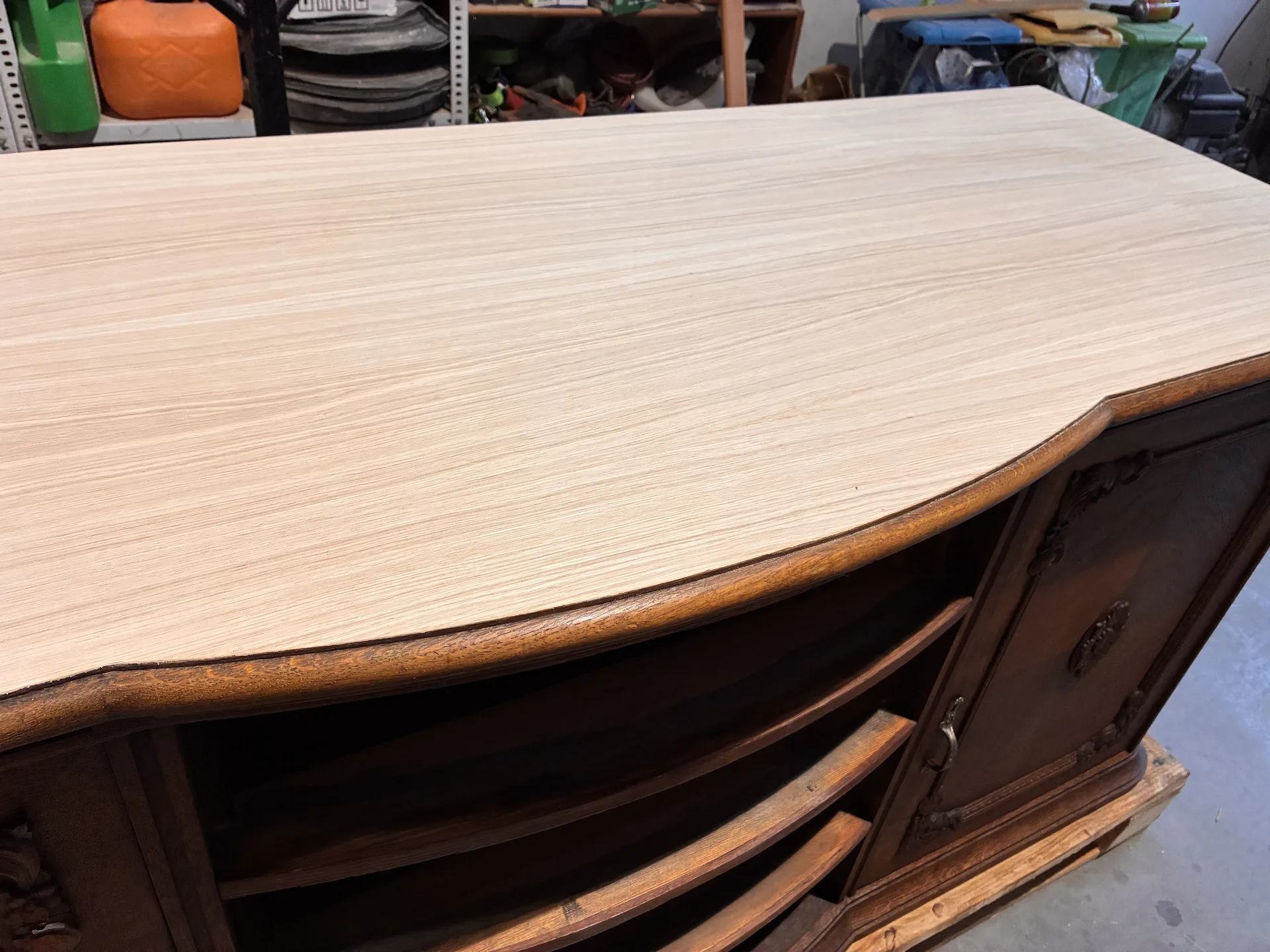 Kredens antyczny — porównanie przed i po