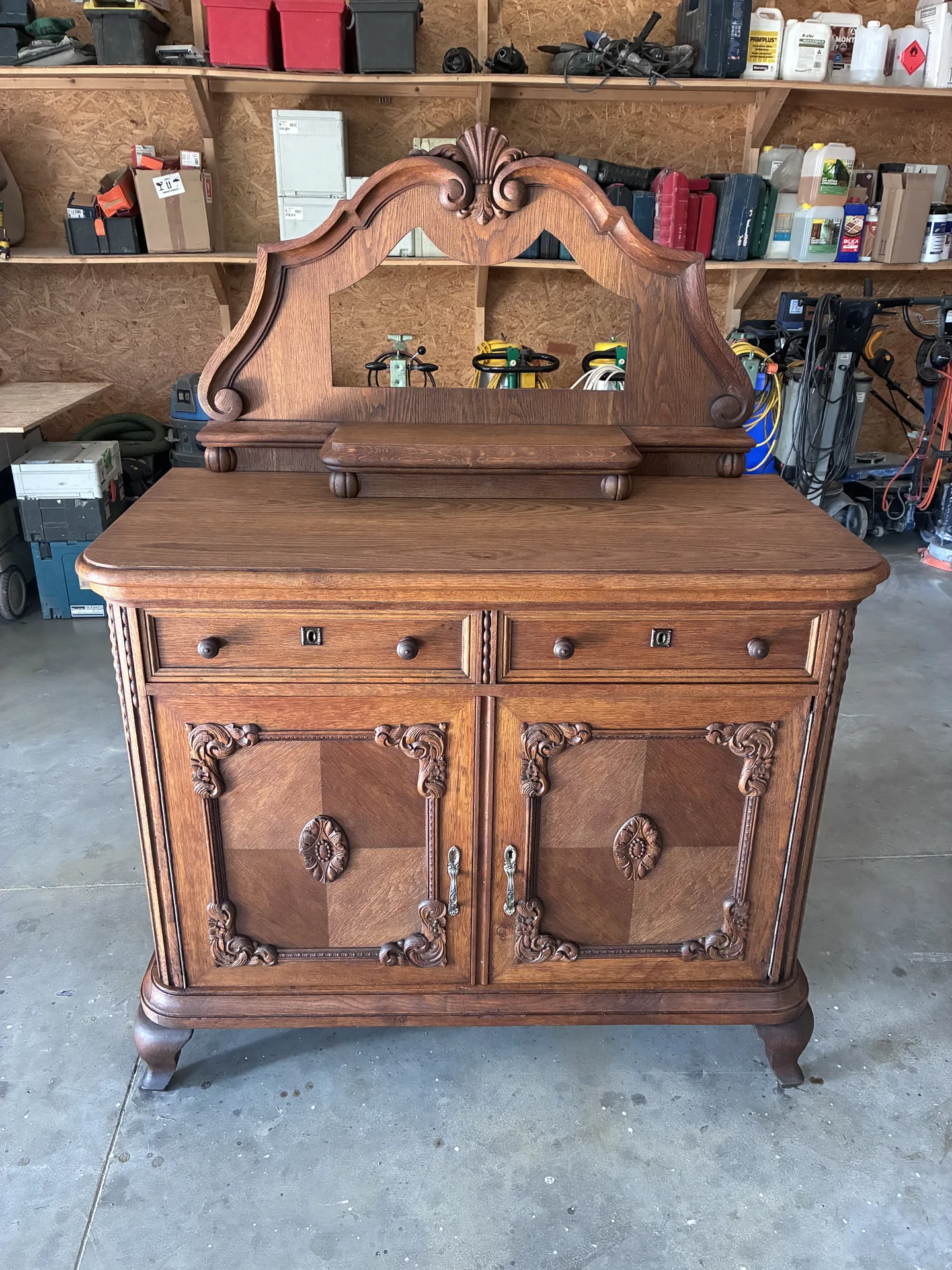 Rama lustra antycznego przed czyszczeniem