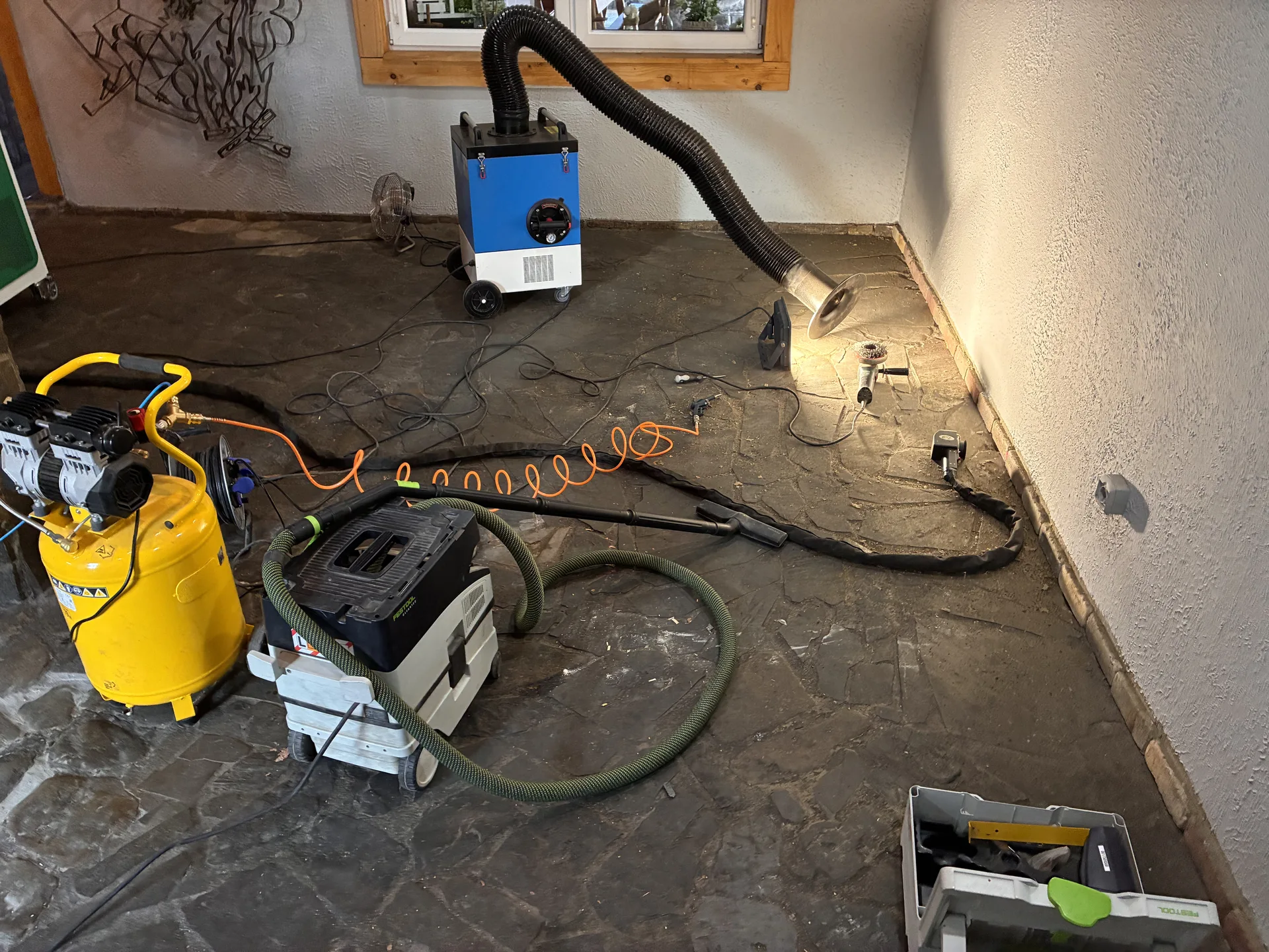 Detal czyszczenia laserowego łupka