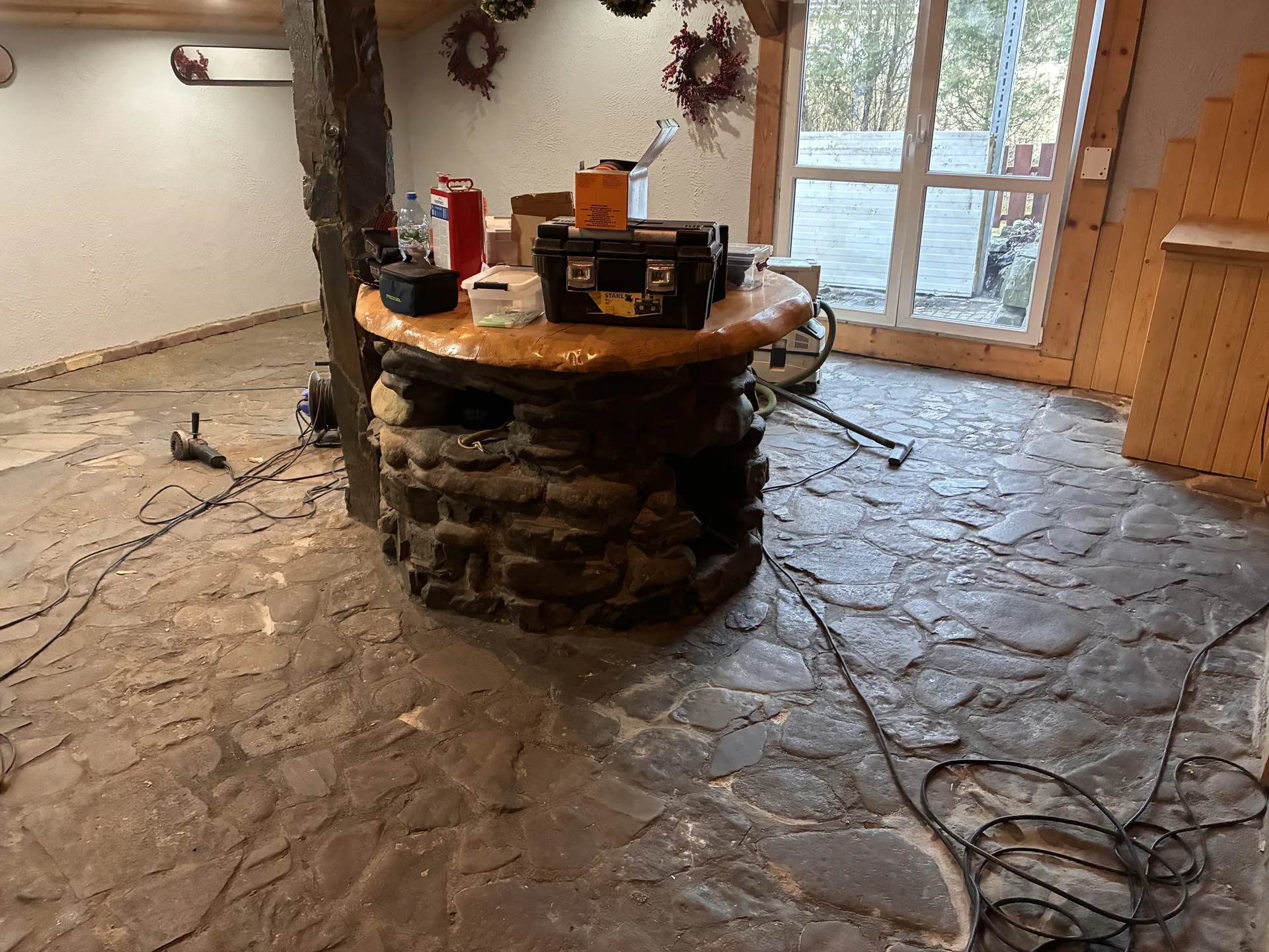 Laser czyszczący powierzchnię łupka