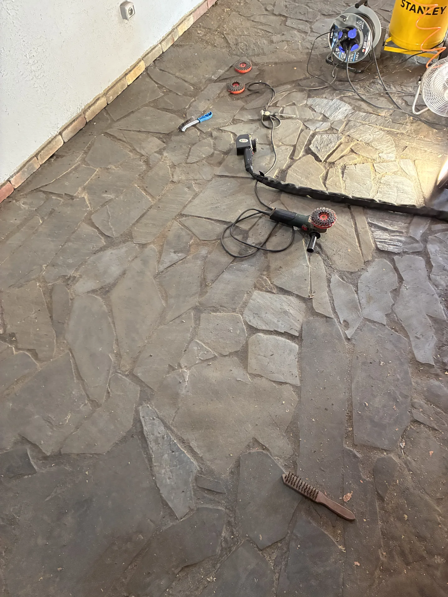 Czyszczenie laserowe kamienia krok po kroku