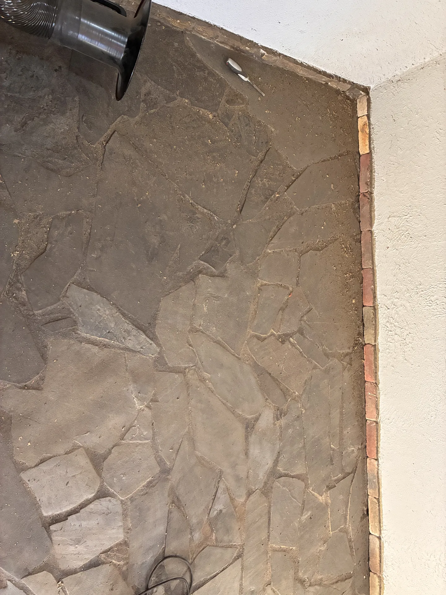 Łupek kamienny odzyskuje naturalny kolor