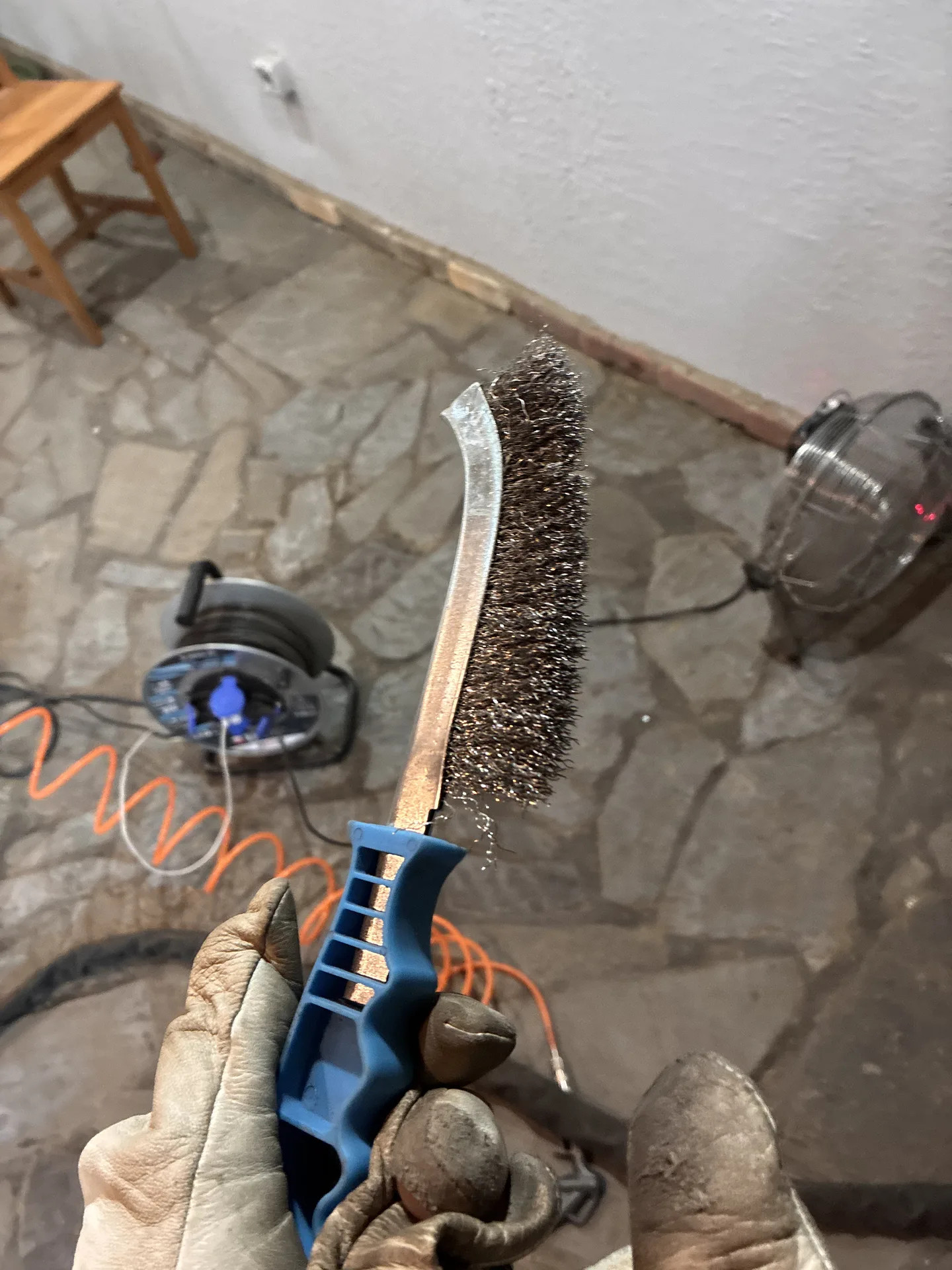 Podłoga kamienna łupek, efekt przed i po