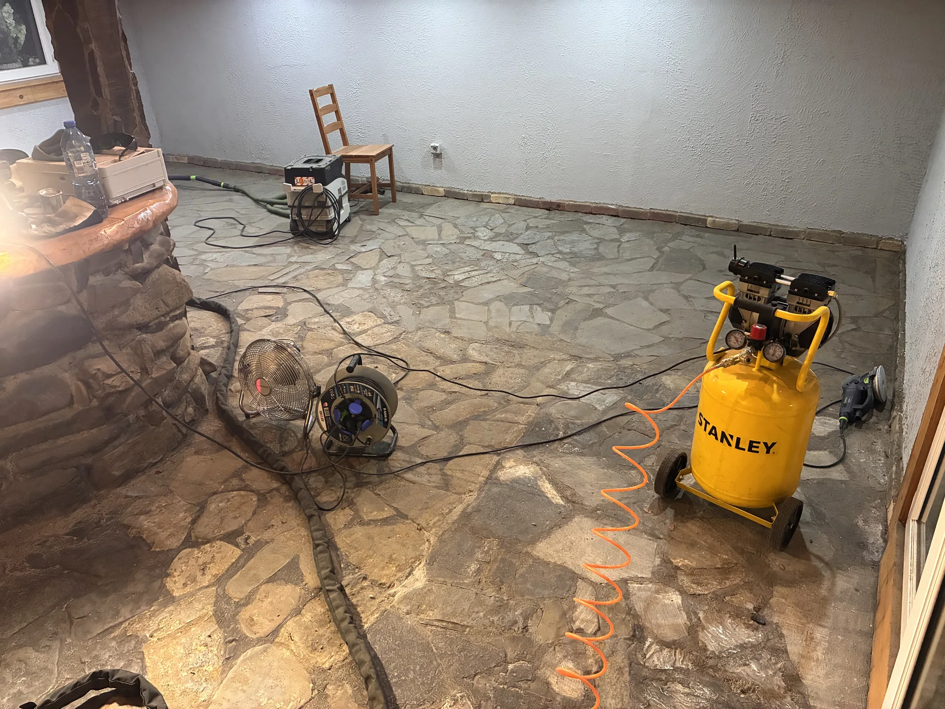 Czyszczenie laserowe kamienia, widok na postęp